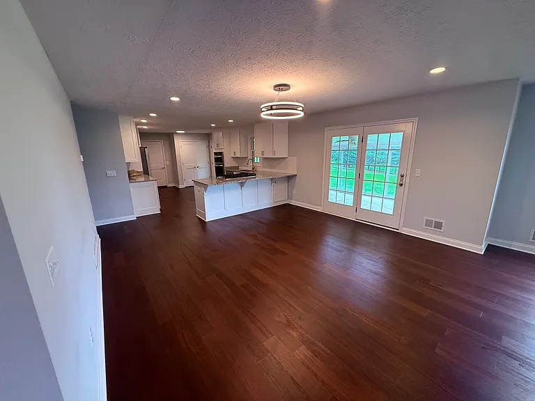119 Hochstrasser Rd — Photo 4
