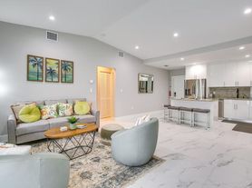 1371 NW 131st St, Miami, FL