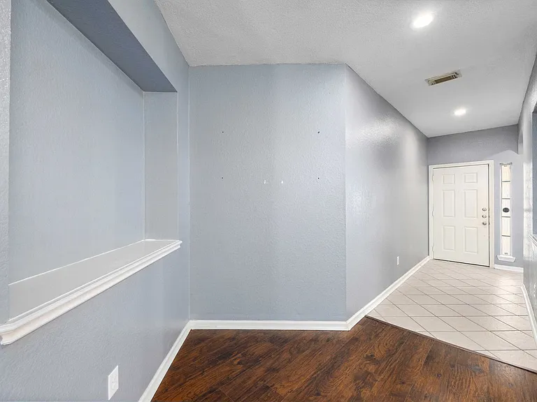15823 Stiller Park Dr — Photo 4