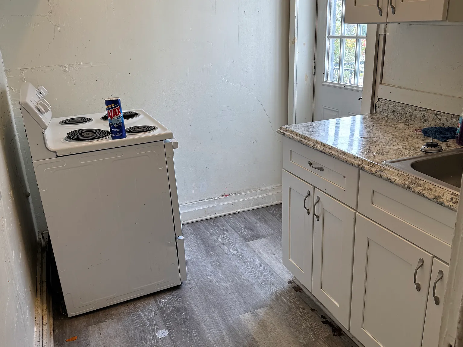 380 S Franklin St — Photo 4
