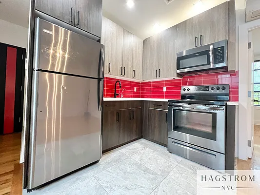 Rented by Hagstrom Management Inc | media 31