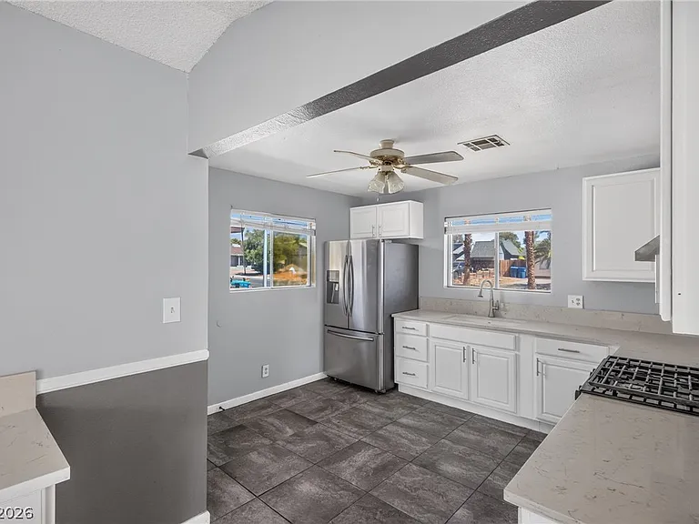 6417 Placer Dr — Photo 3