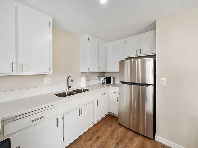 241 Ocean View Ave #L — Photo 3