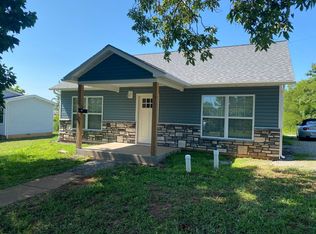 917 W Liberty St, Farmington, MO 63640