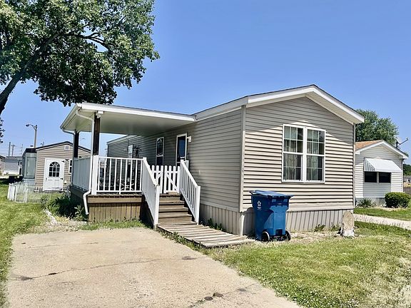 2nd image of 2705 Saint Vincent Ave #59