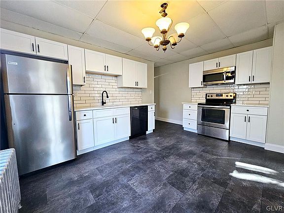 5th image of 2127 W Norwegian St