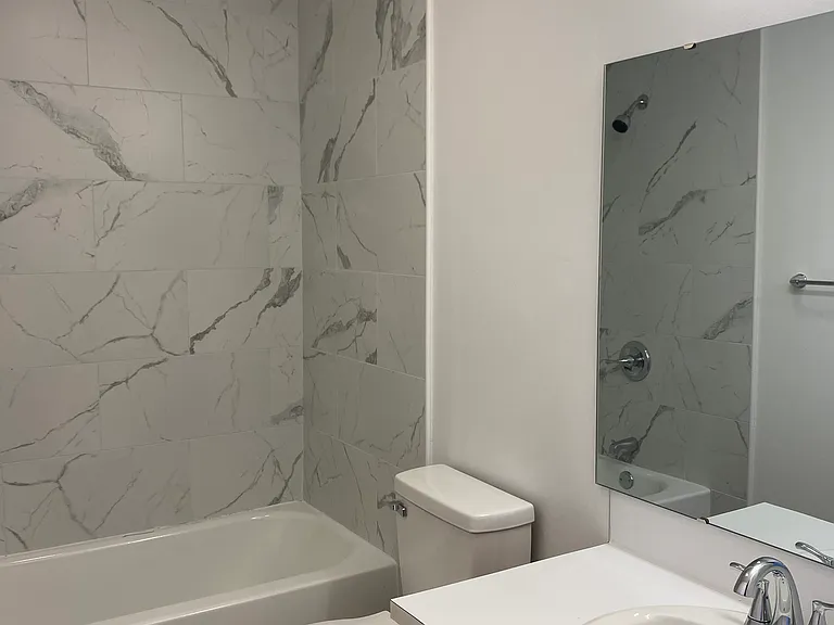 423 Franklin St #421 — Photo 3