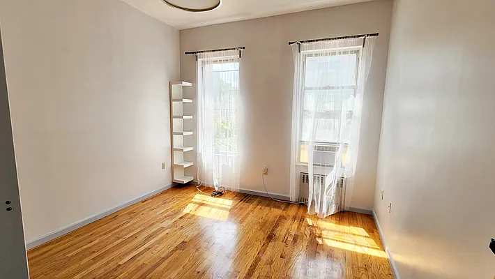 Rented by Compass | media 14