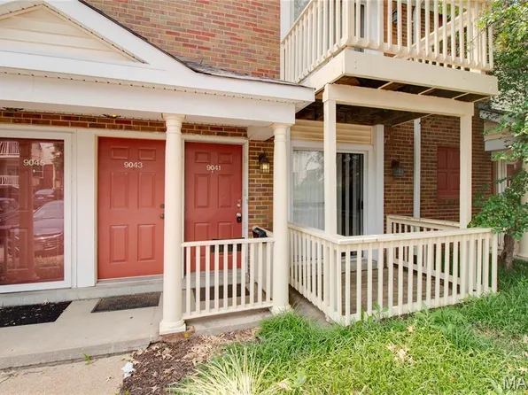 9041 N Swan Cir, Saint Louis, MO 63144