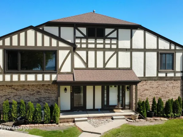 204 Lac Ste Claire Dr #8, Saint Clair Shores, MI 48082