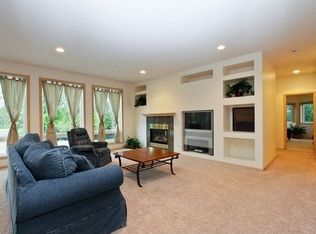 6290 Addington Ct, Eden Prairie, MN 55346