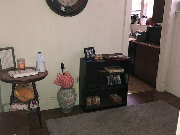 2nd image of 11419 Ashbury Ave APT 1