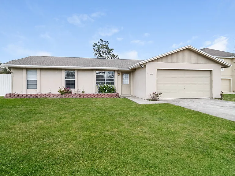 3341 Sky St — Photo 2