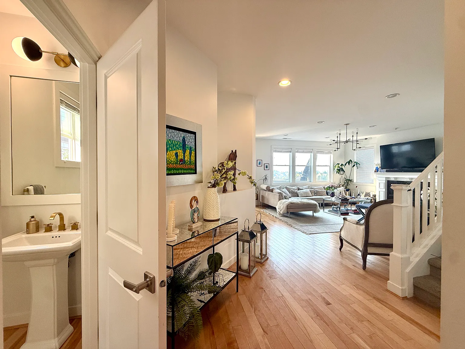 4 bed, 3.5 bath, 3140 sqft, $6,200 — Photo 4