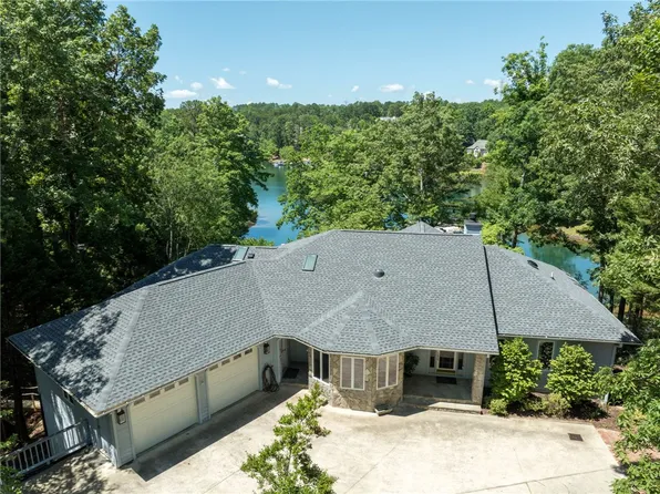 24 Lighthouse Way Dr, Salem, SC 29676