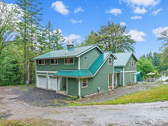 5th image of 517 NW Old Orchard Way