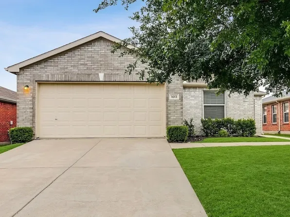 1613 Crown Point Dr, Little Elm, TX 75036