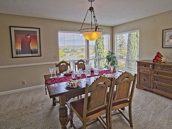 4th image of 6842 Castlerock Dr