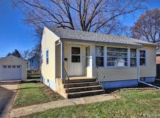 469 Watson St, Aurora, IL 60505