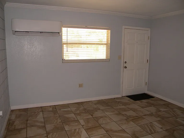 1031 Royal Palm Ave #3 — Photo 2