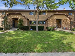 1321 Camden Way UNIT B, Waukesha, WI 53186
