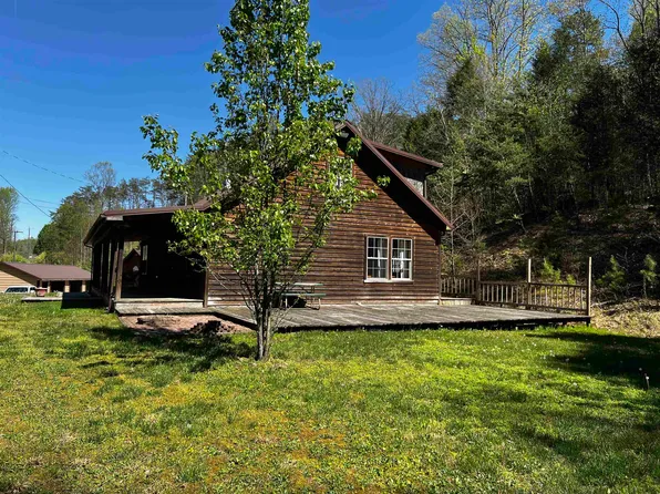 106 Moose Mountain Ln, Fort Gay, WV 25514