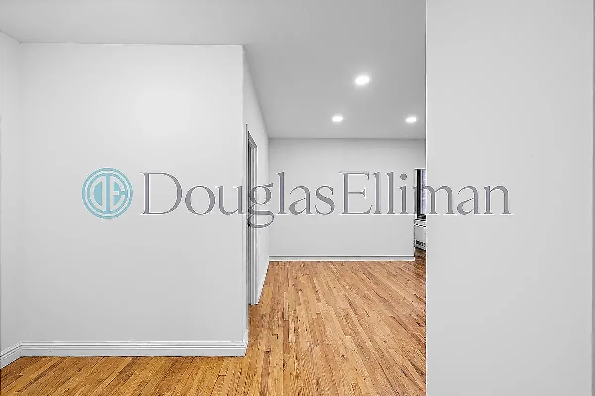 295 Park Avenue South — Photo 2