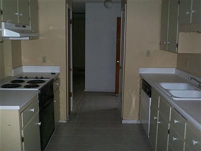 3rd image of 2228 W Indianapolis Ave