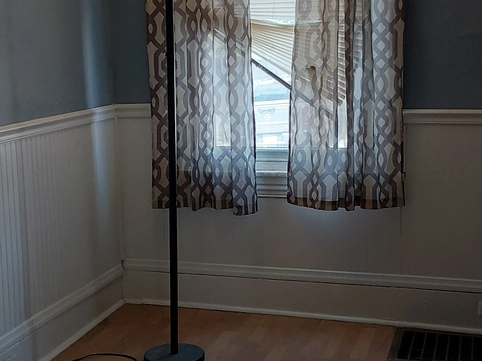 4 bed, 1.5 bath, 1616 sqft, $2,475 — Photo 3
