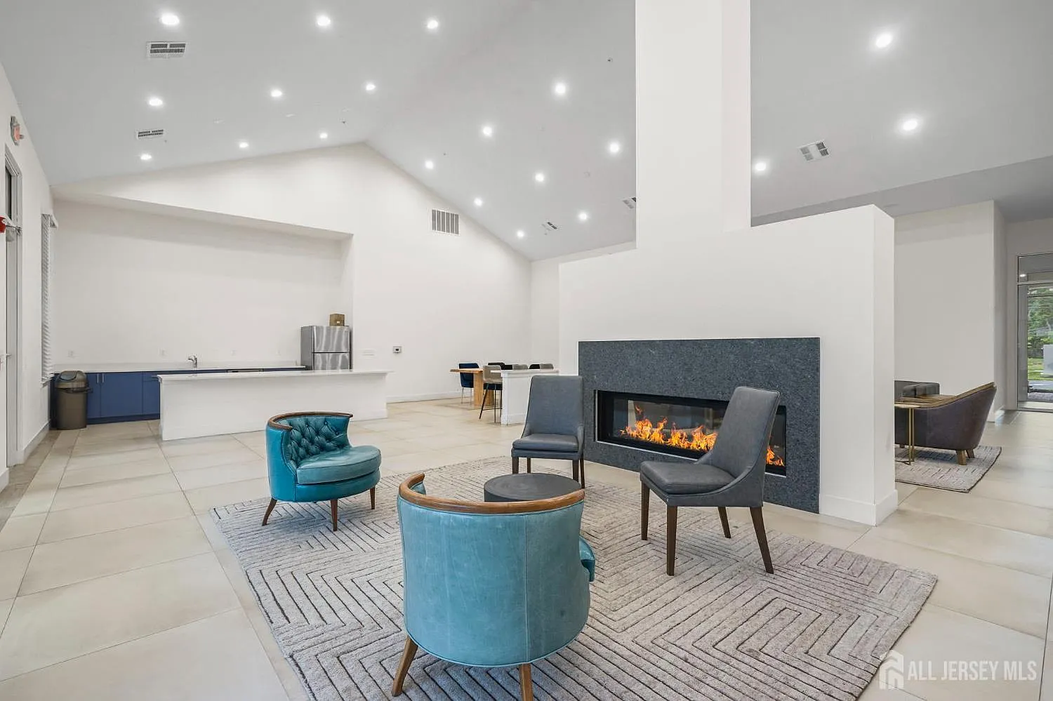 2 bed, 2.5 bath, 1557 sqft, $3,200 — Photo 4