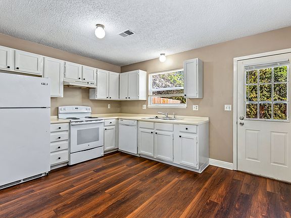 3rd image of 2507 W 27th St APT C