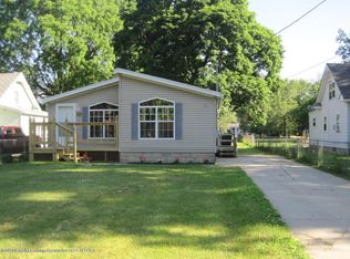 1739 Hillcrest St, Lansing, MI