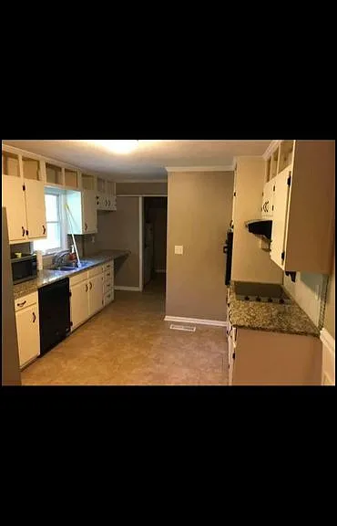 77 Newton Rd — Photo 3