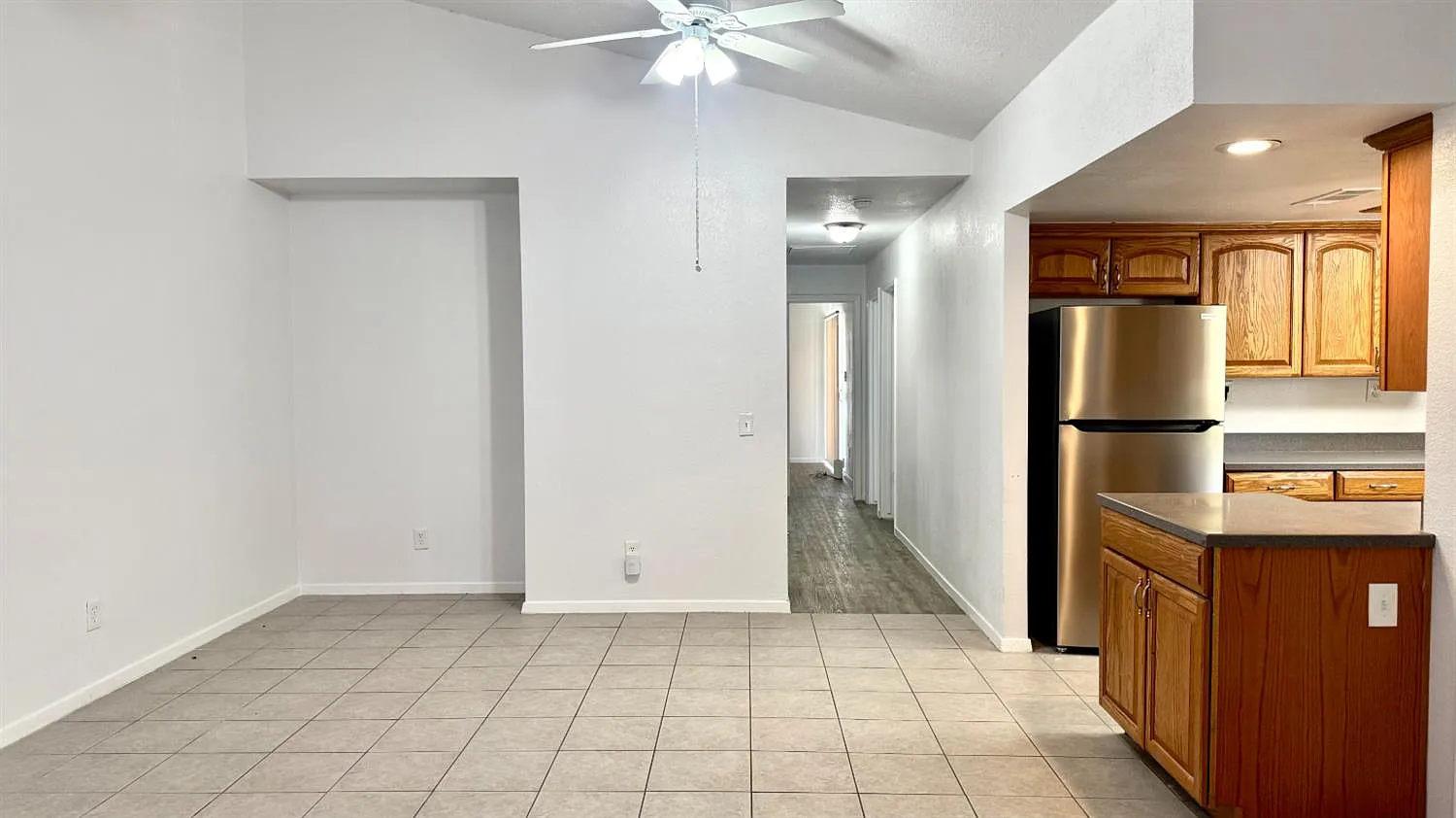 3 bed, 1166 sqft, $1,900 — Photo 3
