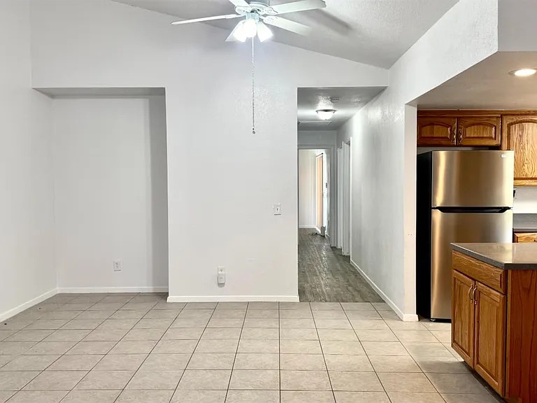 665 S Coalinga St — Photo 3