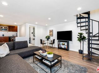 717 Huntley Dr, West Hollywood, CA 90069