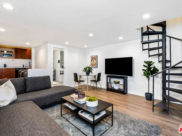 717 Huntley Dr, West Hollywood, CA 90069