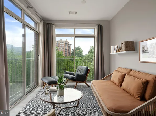 1860 Stratford Park Pl APT 305, Reston, VA 20190