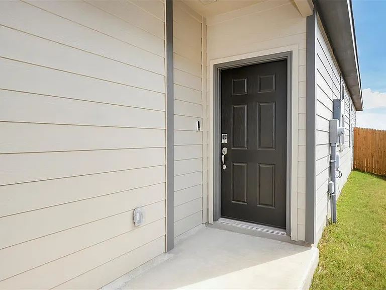 1419 Prynne St — Photo 3