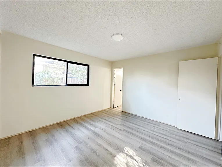 2 bed, 850 sqft, $2,790 — Photo 3