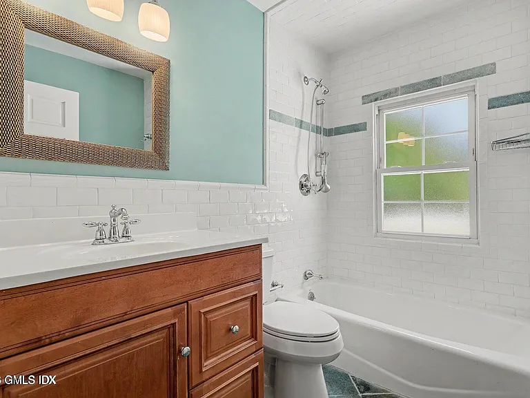 97 Riverside Ave — Photo 16