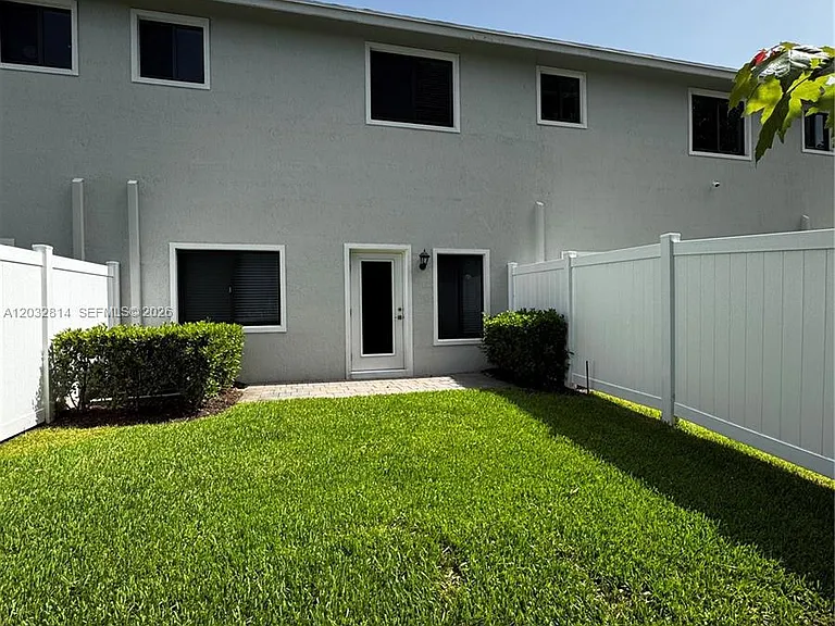 4860 Dillion St #4860 — Photo 13