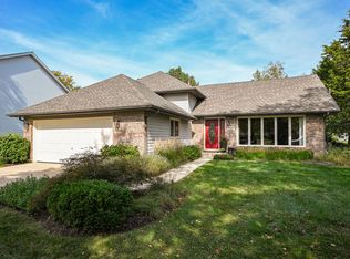 2620 Carriage Ct, Aurora, IL 60504