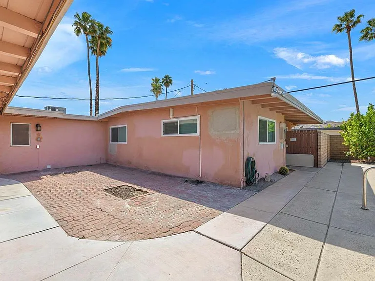 508 Desert View Dr — Photo 10