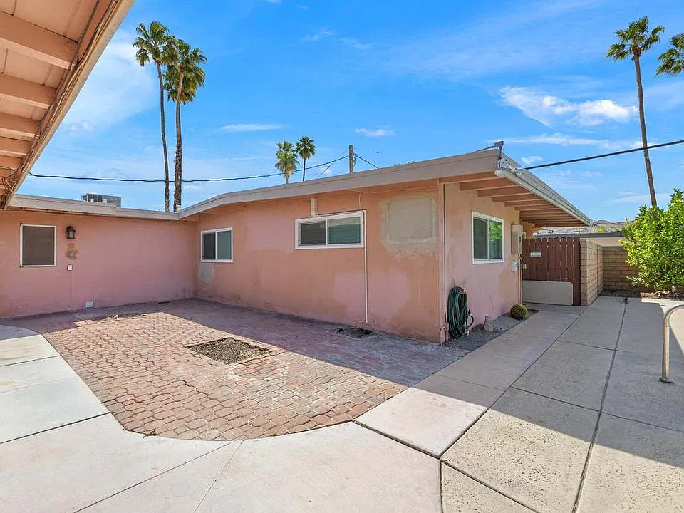 508 Desert View Dr