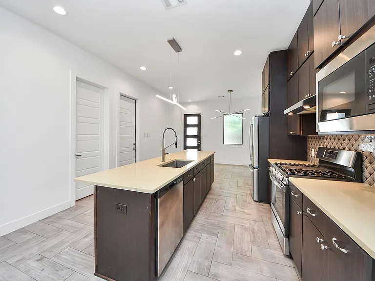 1703 Cedrocanna Ln — Photo 15
