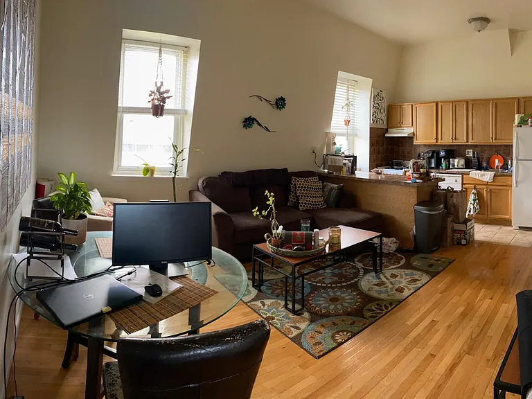 1713 Spring Garden St #4 — Photo 3