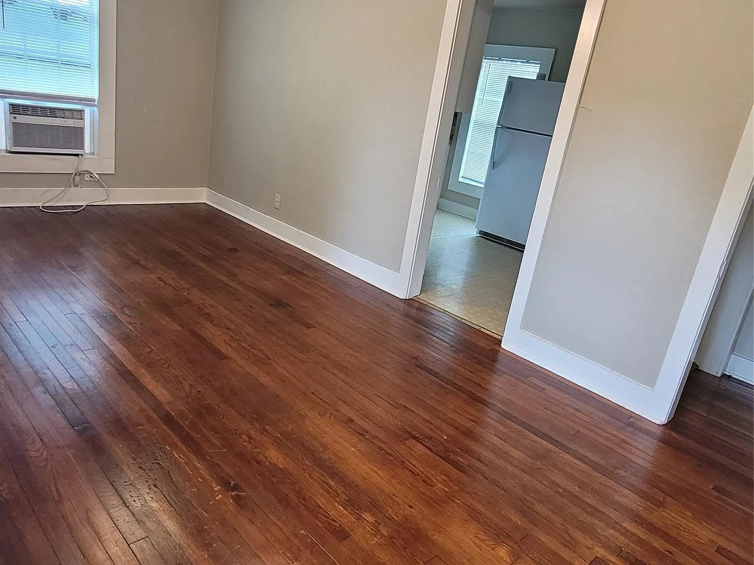 2 bed, 1.0 bath, 1000 sqft, $1,200 — Photo 4