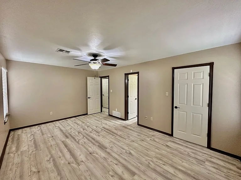 4 NW Havenshire Cir — Photo 18