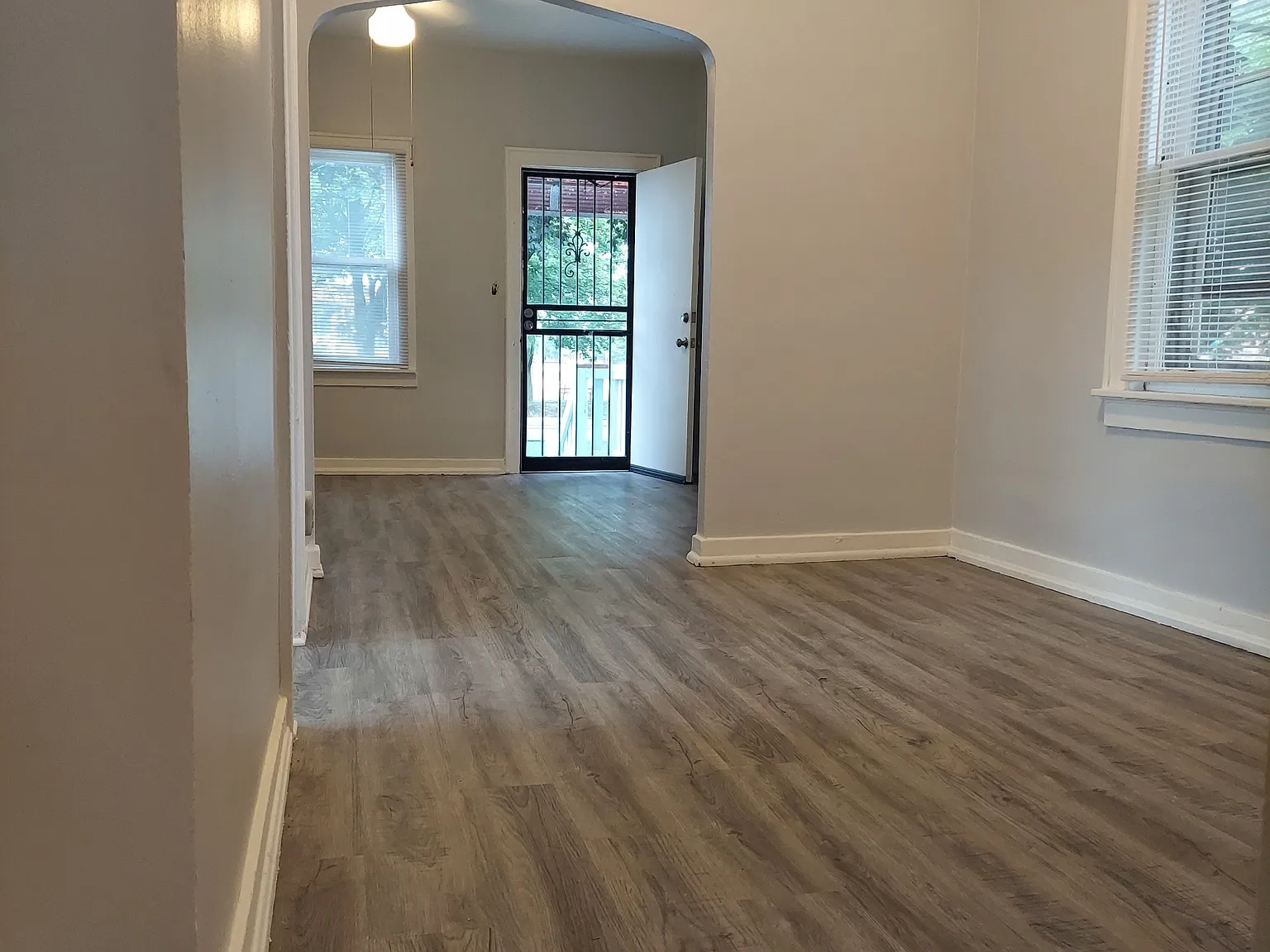 2 bed, 900 sqft, $1,250 — Photo 4
